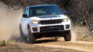 grand-cherokee-4xe-2022-fd-still