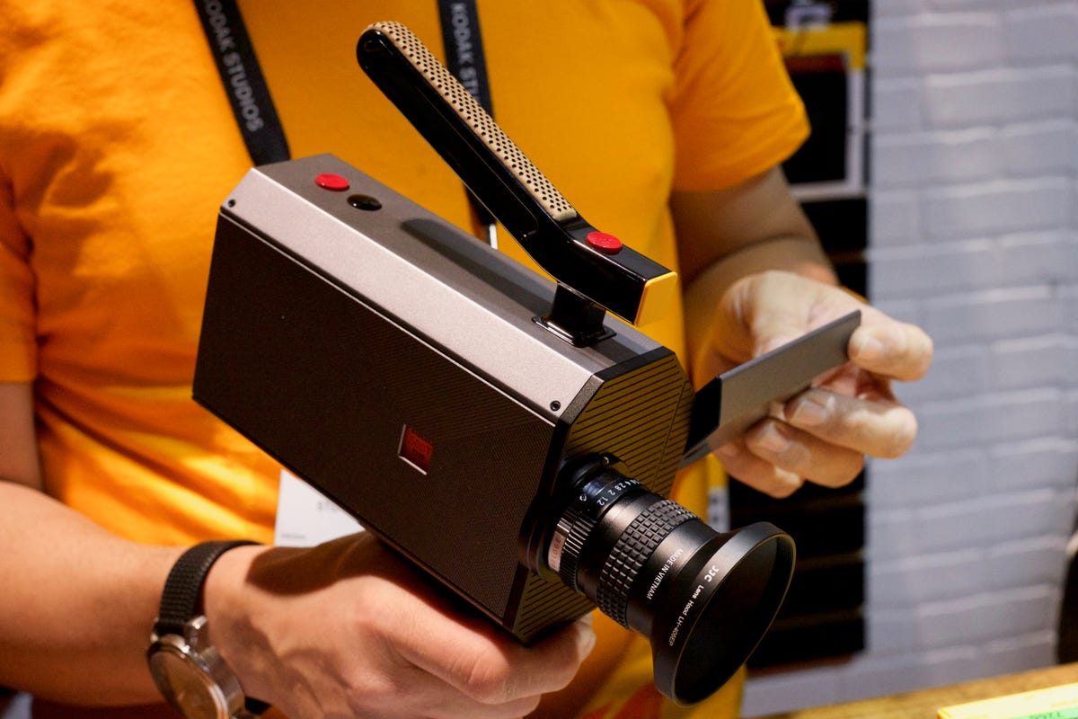kodak-super-8-film-camera-ces-2017-2.jpg