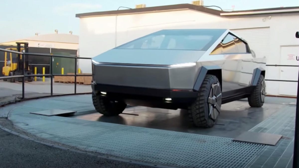 Tesla Cybertruck on Jay Leno's Garage
