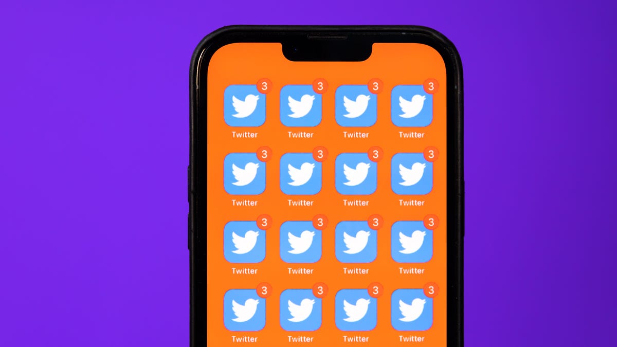 Twitter streaming social media news feed