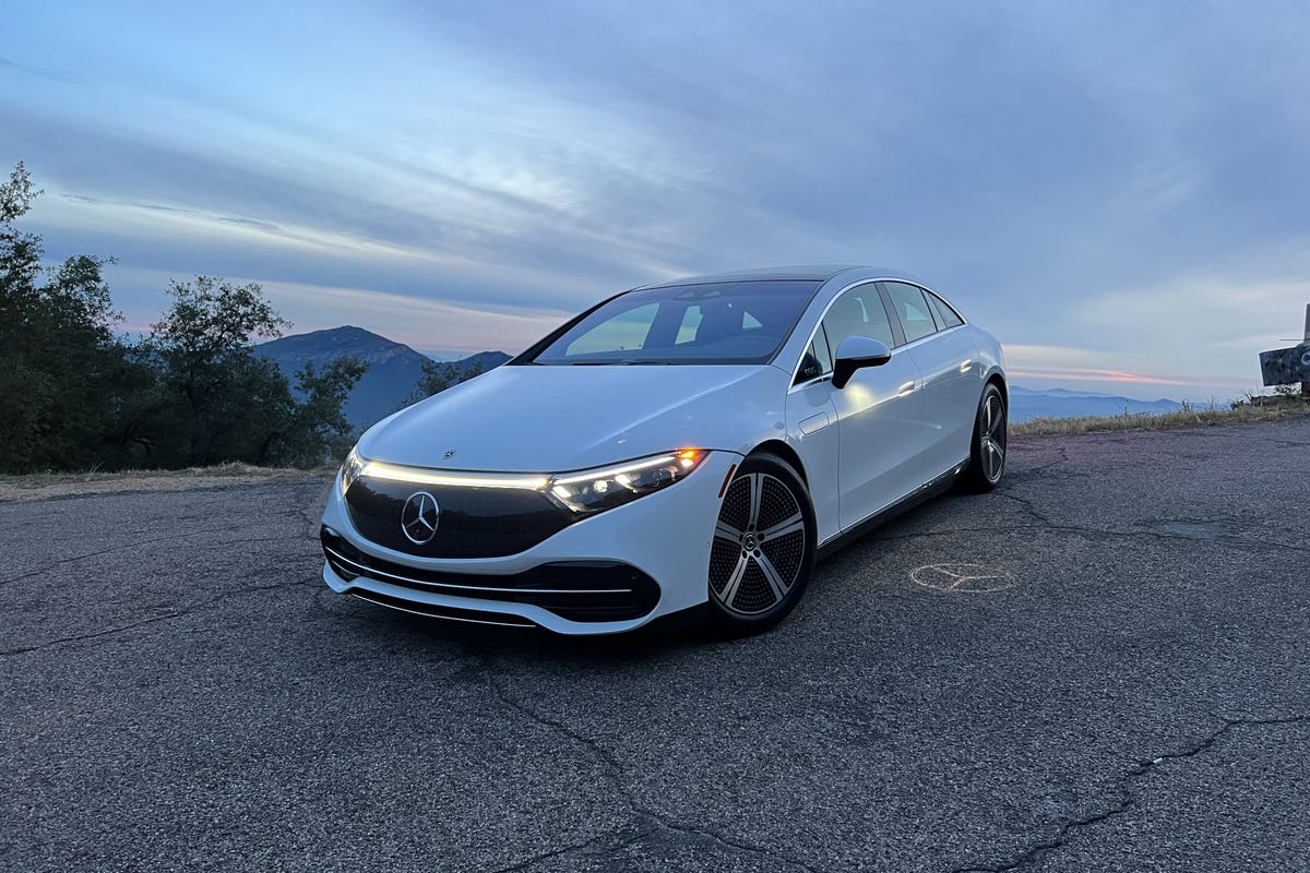 2022-mercedes-benz-eqs450-plus-sedan-217
