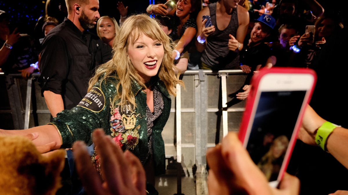 Taylor Swift reputation Stadium Tour