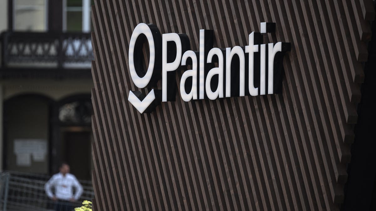 Palantir sign