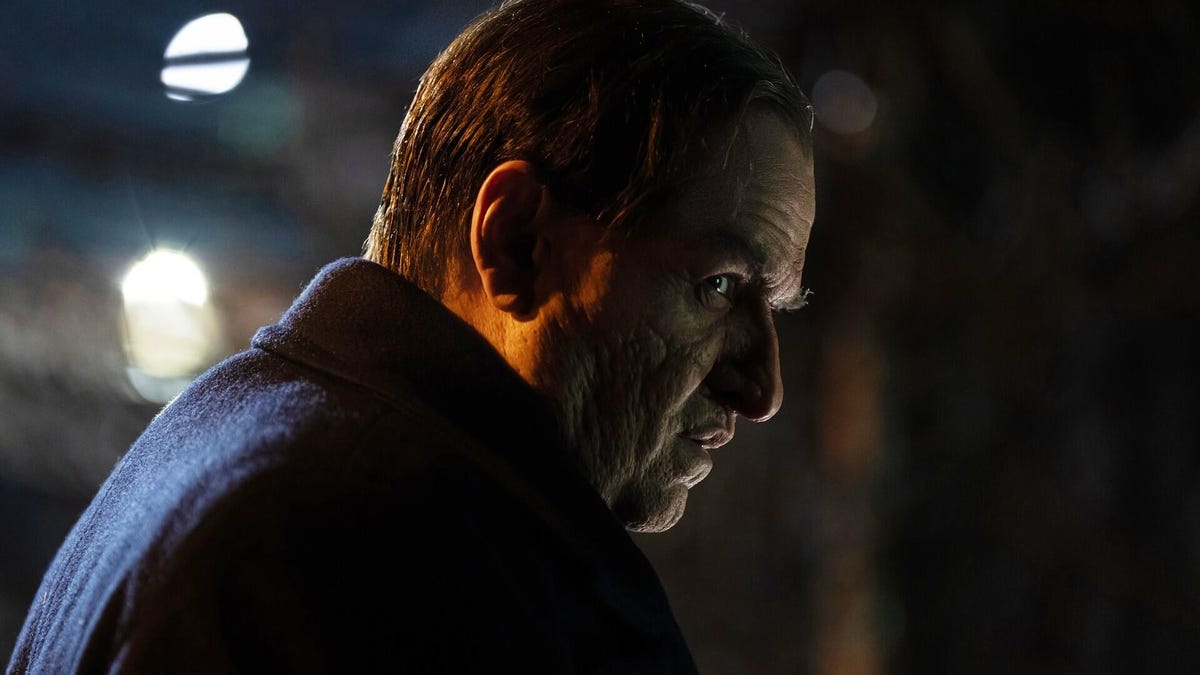 Colin Farrell in heavy makeup as Oz Cobb