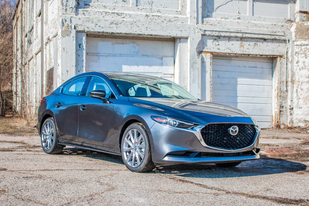 2019-mazda-mazda3-premium-sedan-1