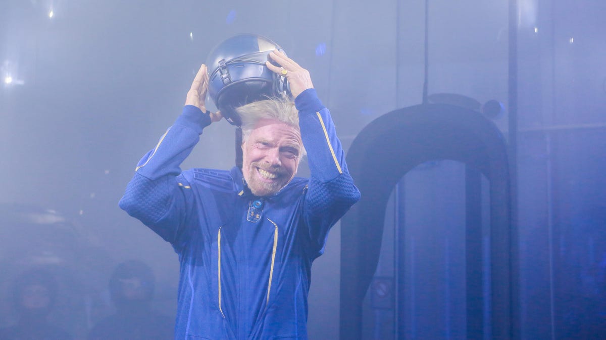 Virgin Galactic Under Armour commercial space flight suits announced