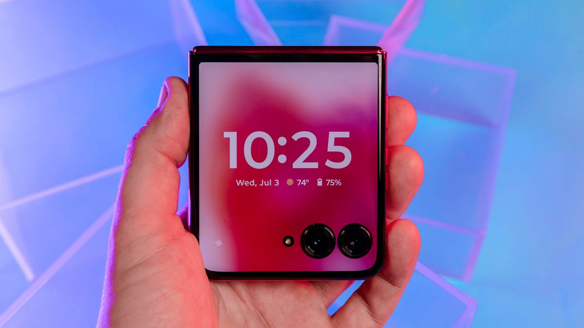 motorola-razr-plus-9434