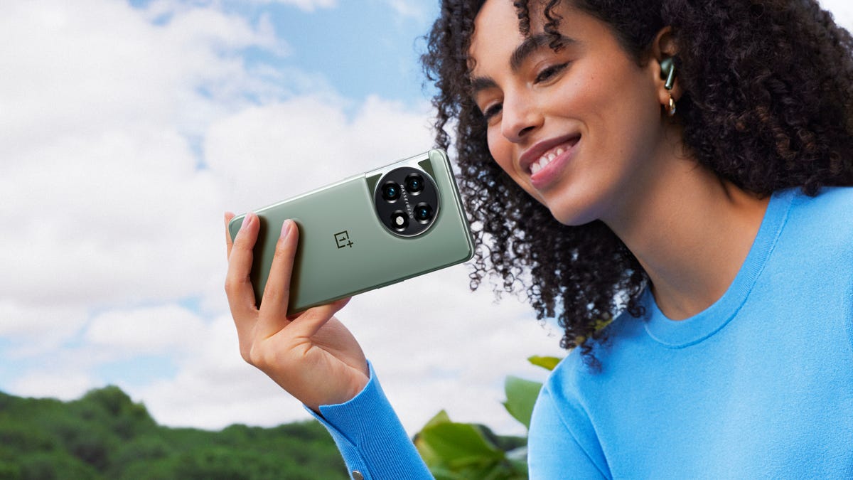 OnePlus' 11 5G and Buds Pro 2 in green.