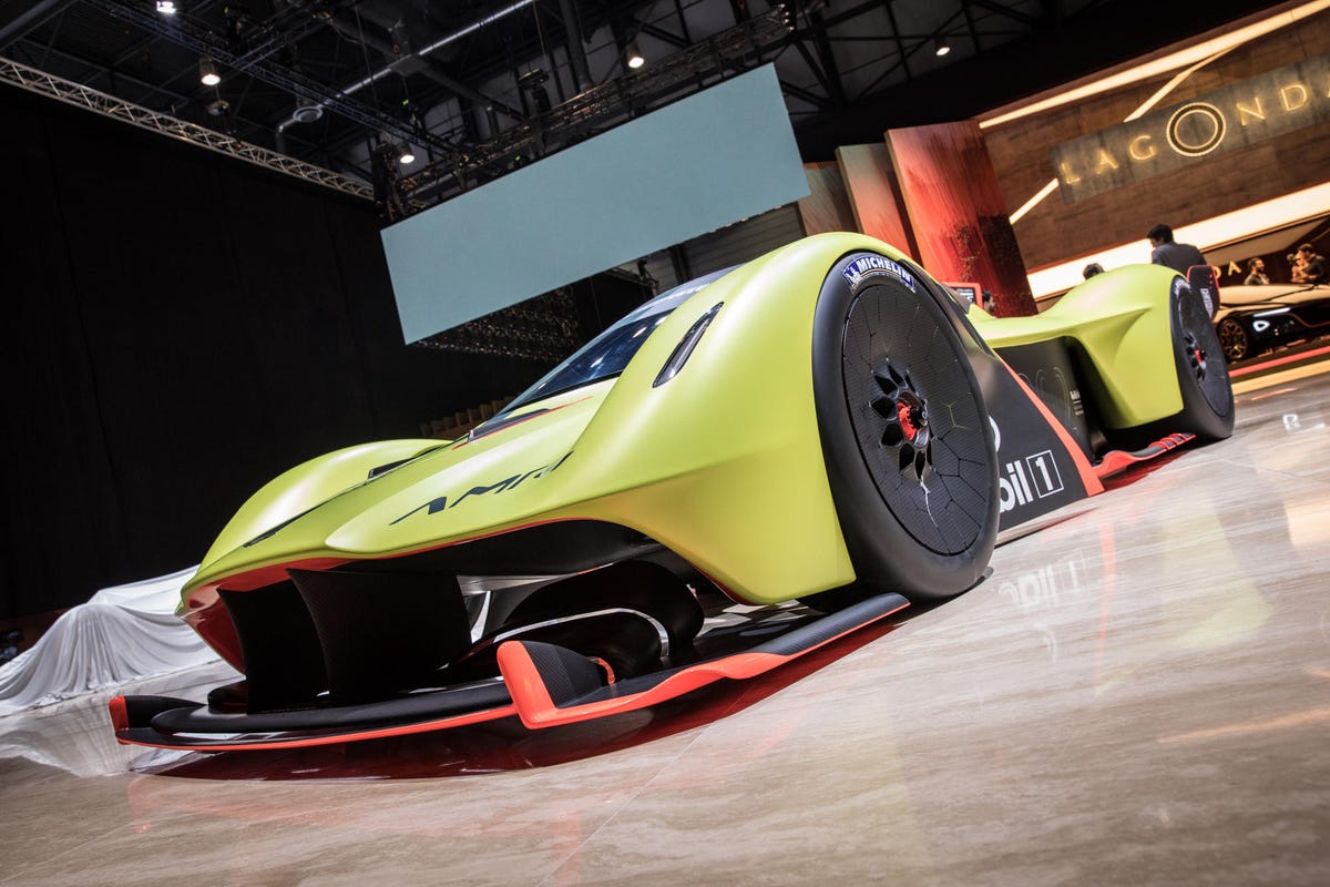 aston-martin-valkyrie-geneva-28