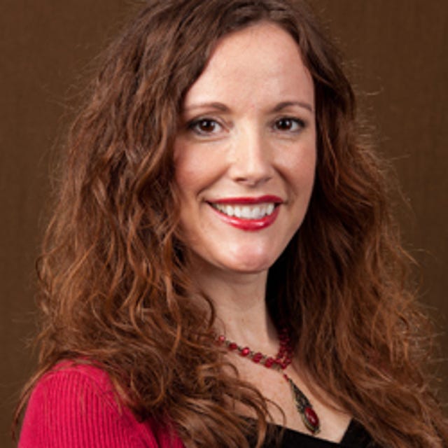 Headshot of Ashlee Valentine