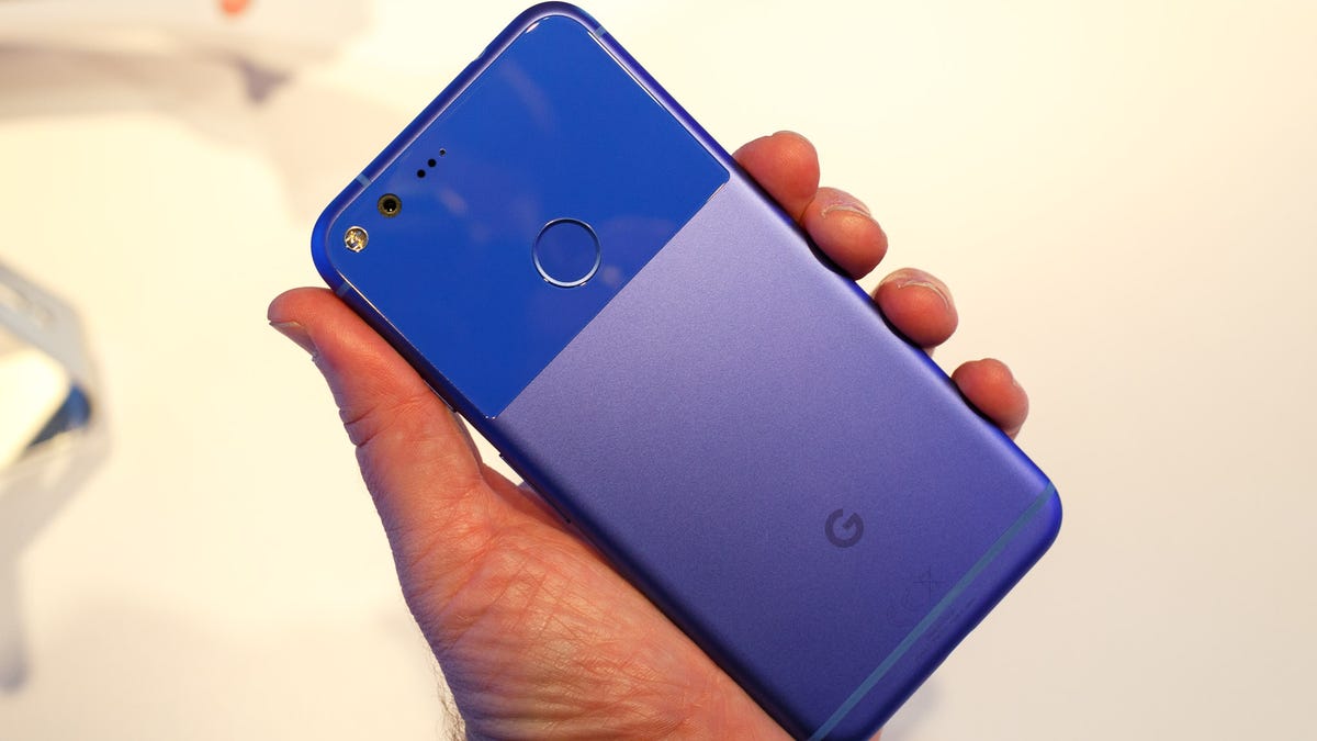 Google Pixel XL in blue