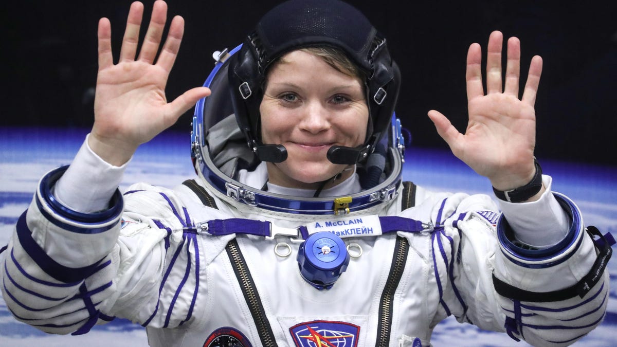 Expedition 58/59 main crew prepares for launch at Baikonur Cosmodrome