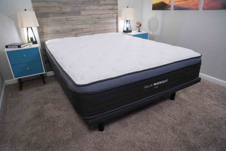 helix-midnight-luxe-mattress-jg-1.jpg