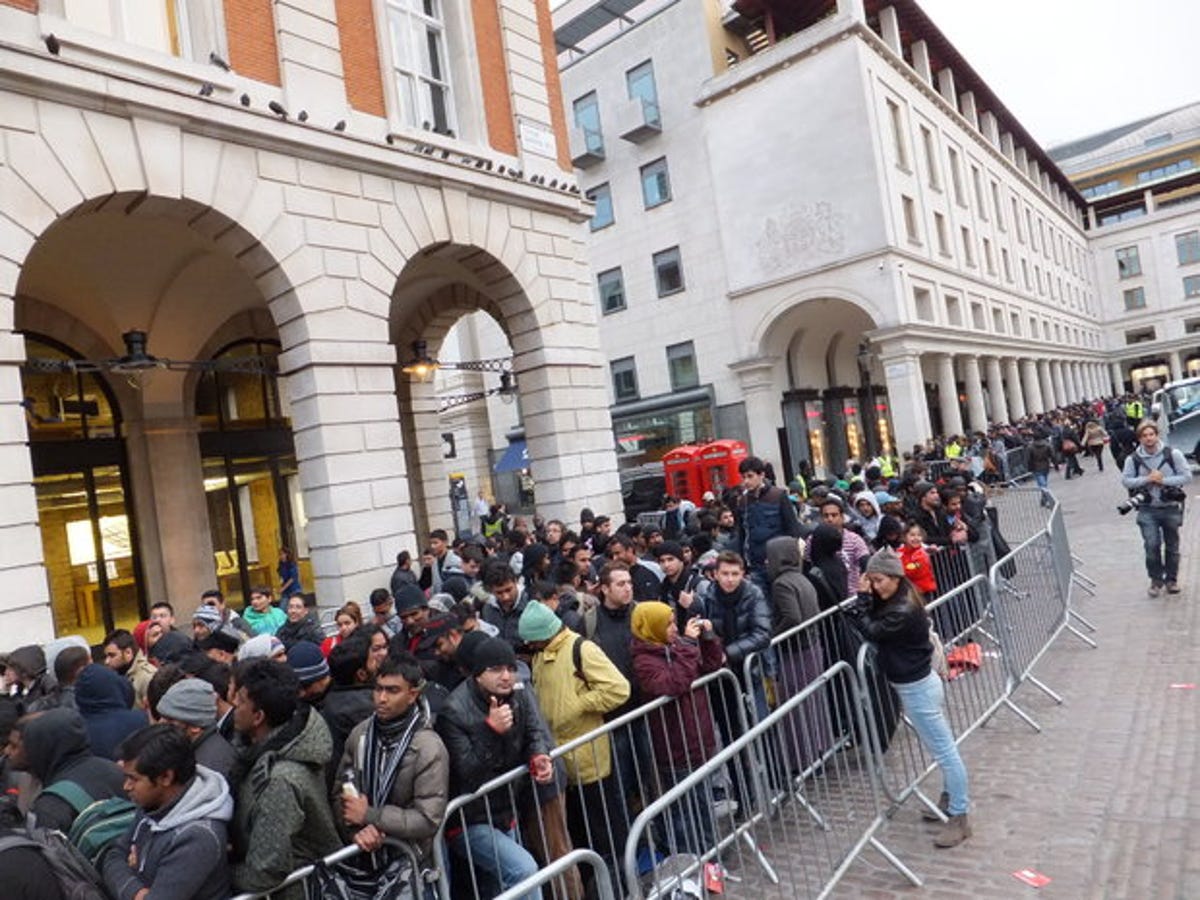 iphone-5-queue-2.jpg