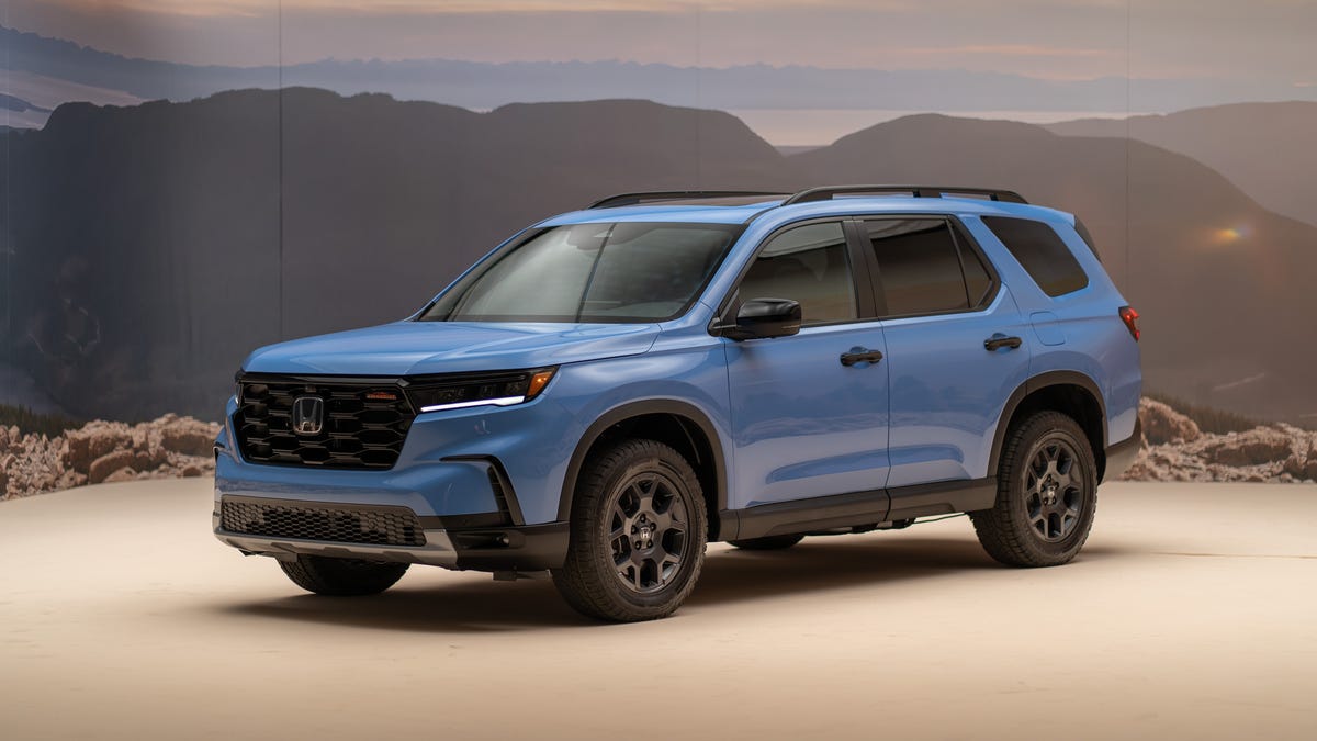 2023 Honda Pilot Trailsport front-quarter view, in studio