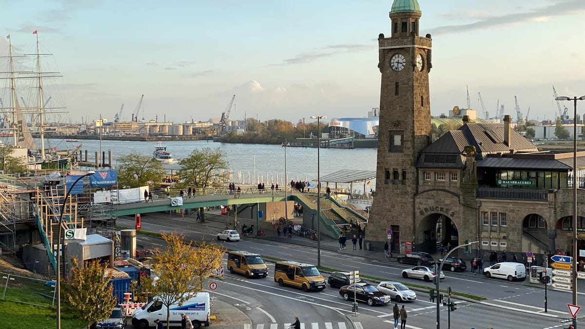 moias-hamburg-harbor