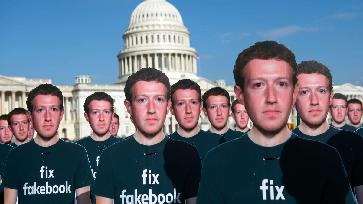 US-INTERNET-FACEBOOK-DEMONSTRATION