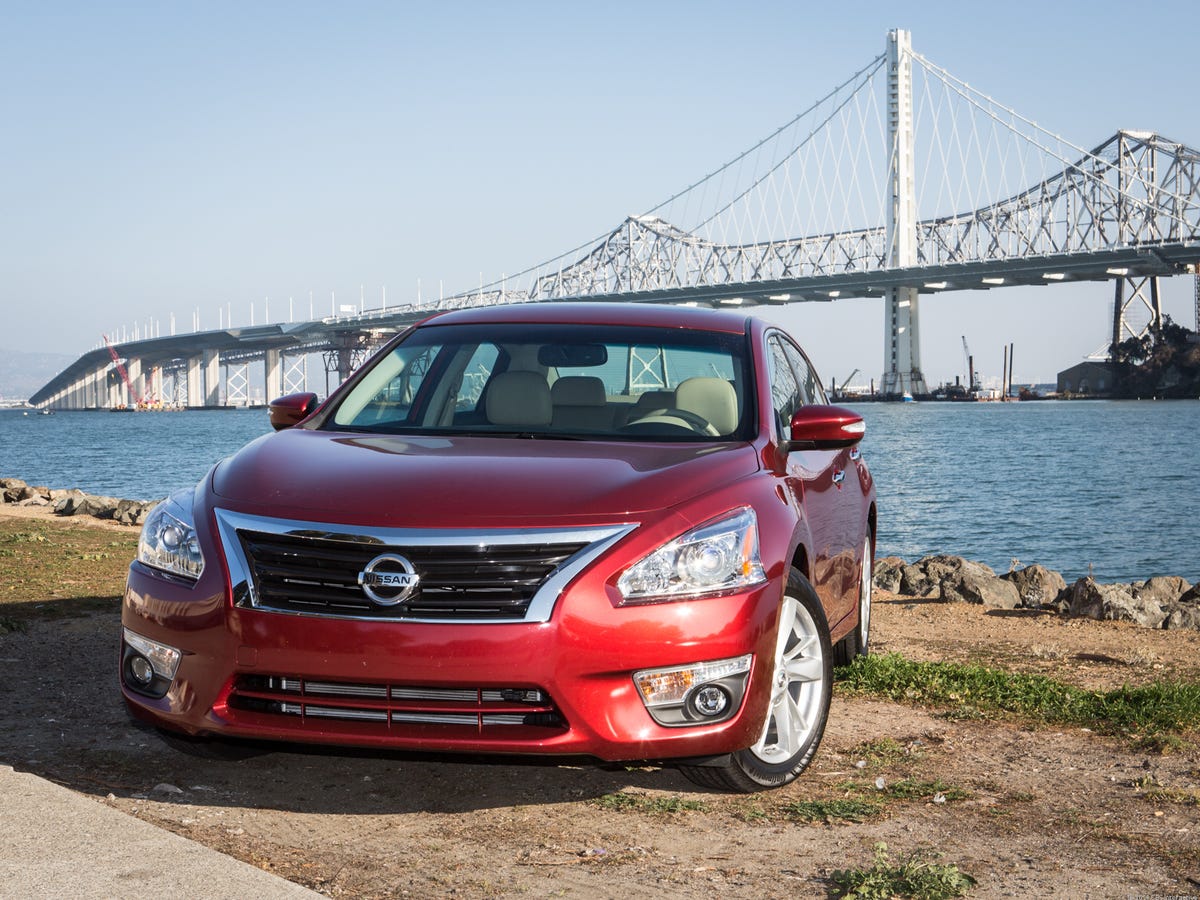 2014_Nissan_Altima_35834925-1.jpg