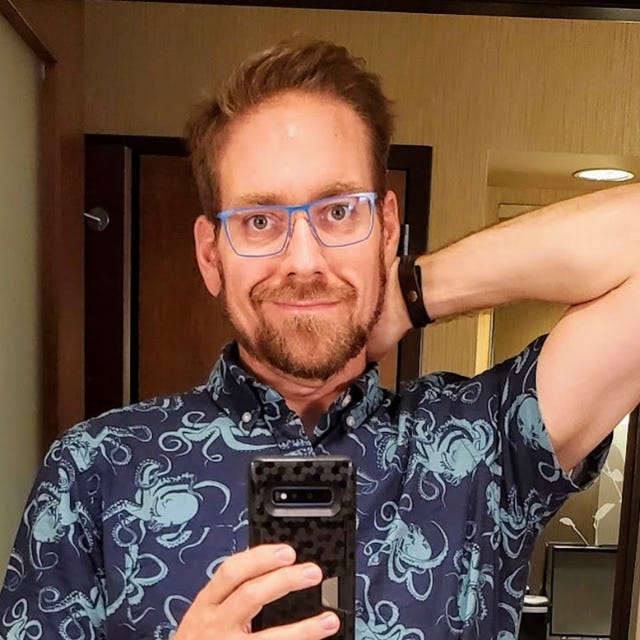 Headshot of Russell Holly