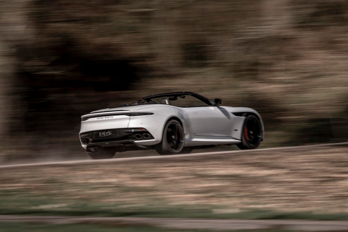 Aston Martin DBS Superleggera Volante