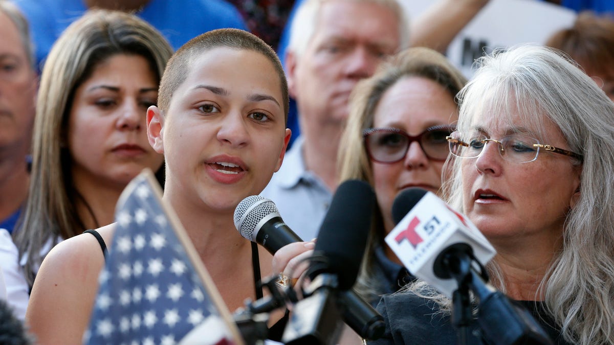 US-CRIME-SHOOTING-POLITICS-GUNS