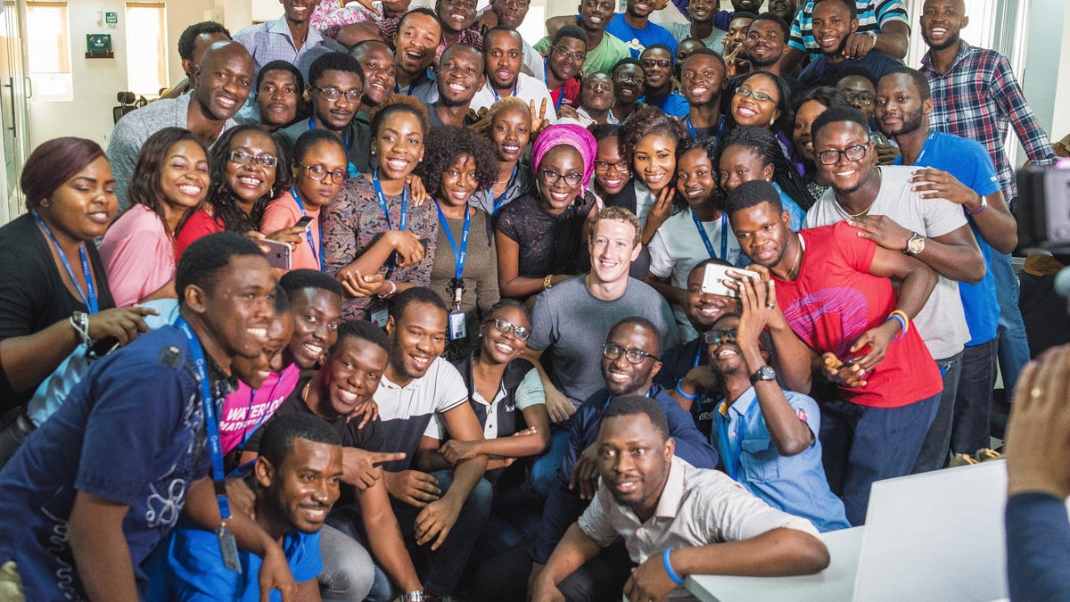 zuckerberg-with-andela-lagos-team