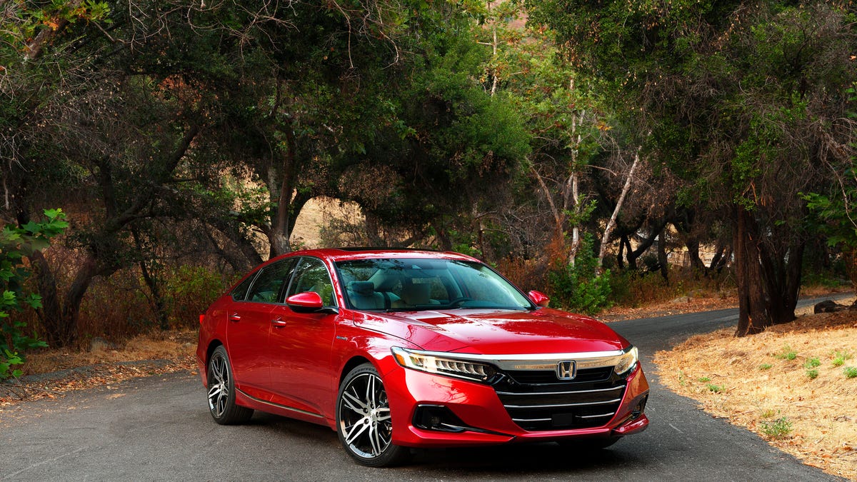 2021 Honda Accord front three-quarter