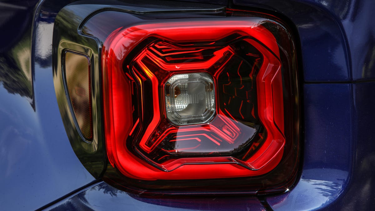 2019-jeep-renegade-teaser