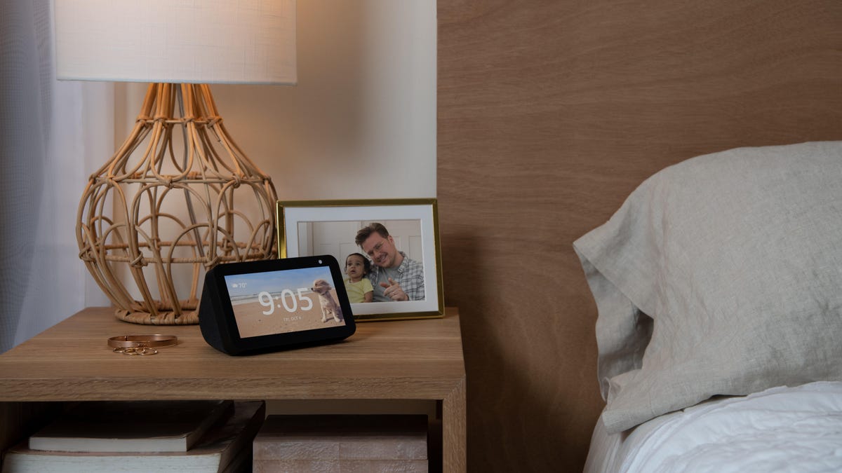 echo show 5 in a bedroom