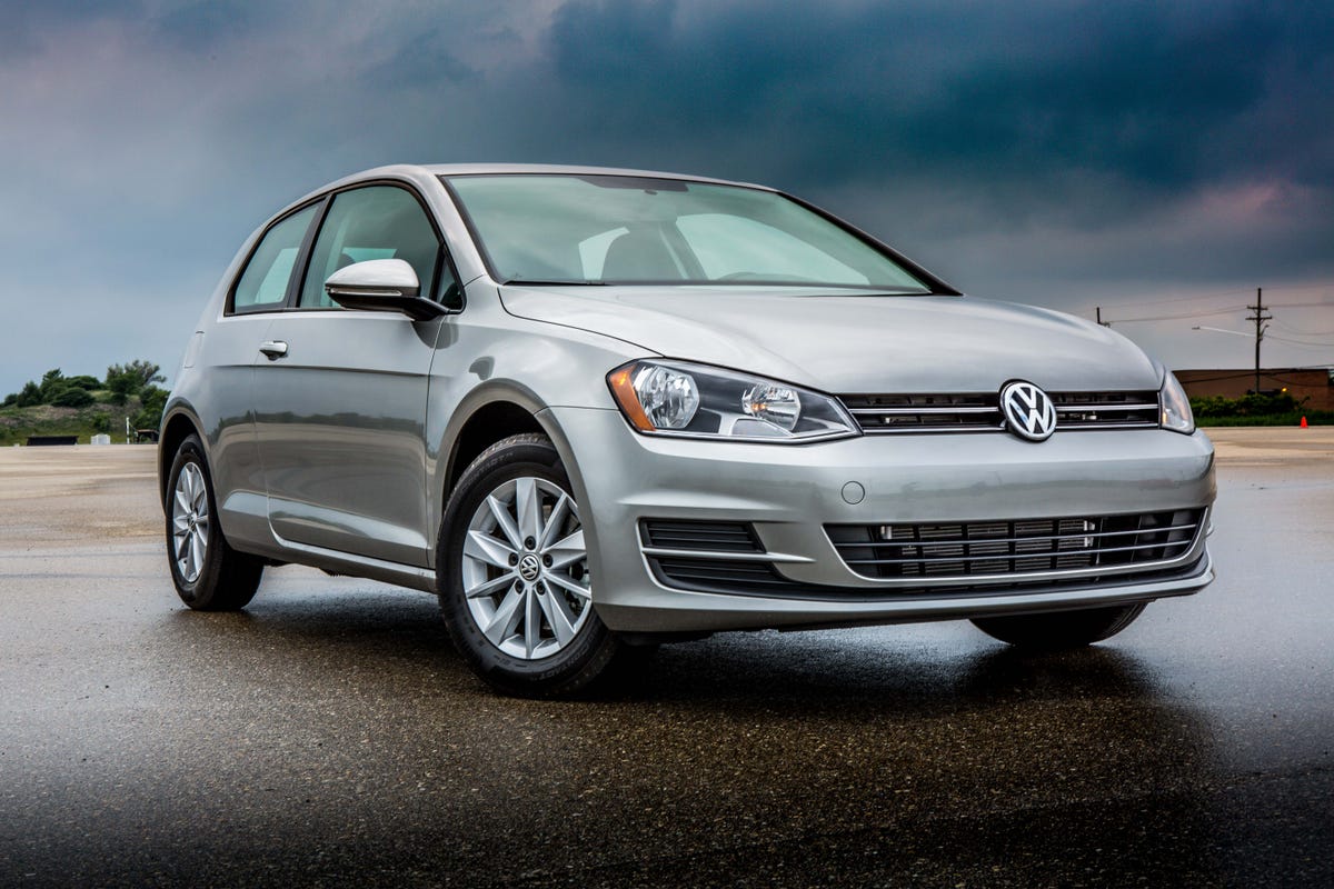 2016-volkswagen-golf-tsi-s-2-door-1.jpg