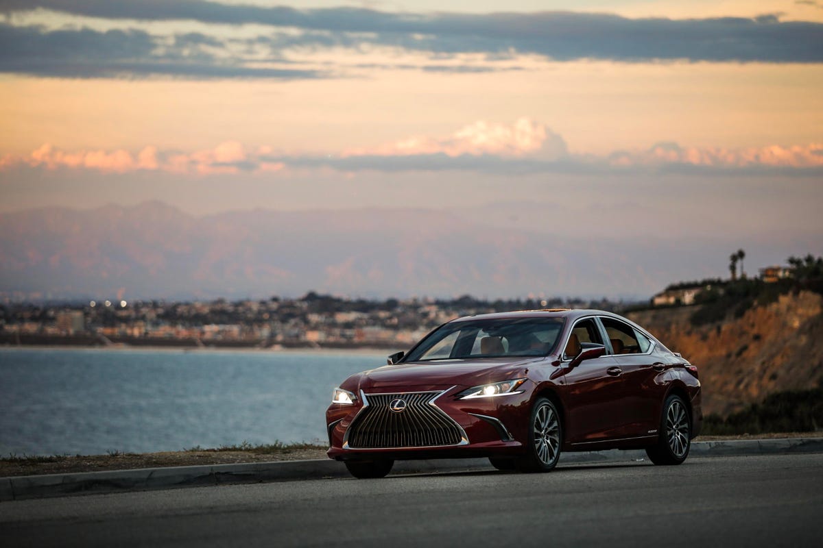 2019 Lexus ES 300h