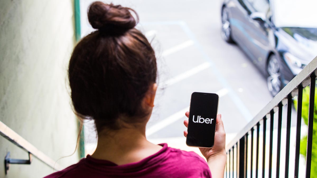 uber-app-car-woman-1913