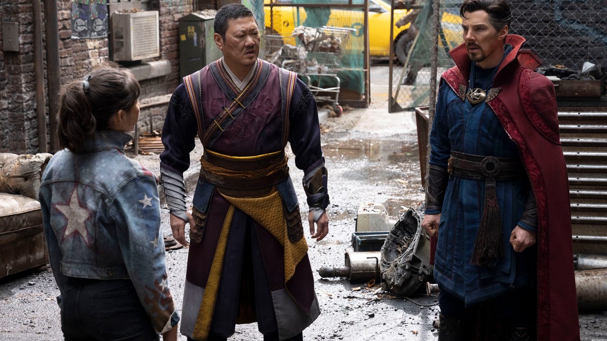 doctor-strange-multiverse-madness-marvel-srv-16866-r