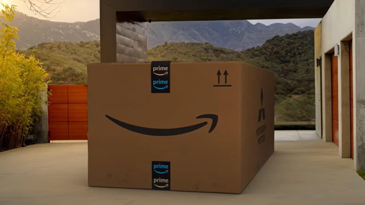 2022 Mitsubishi Outlander Amazon Reveal