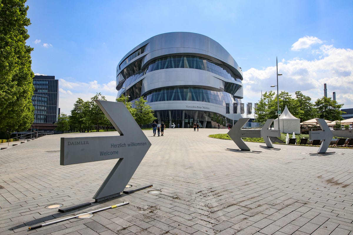 mercedes-museum-10-of-50