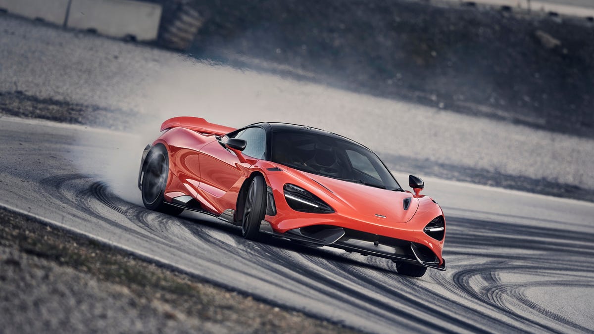 mclaren-765lt-track-11