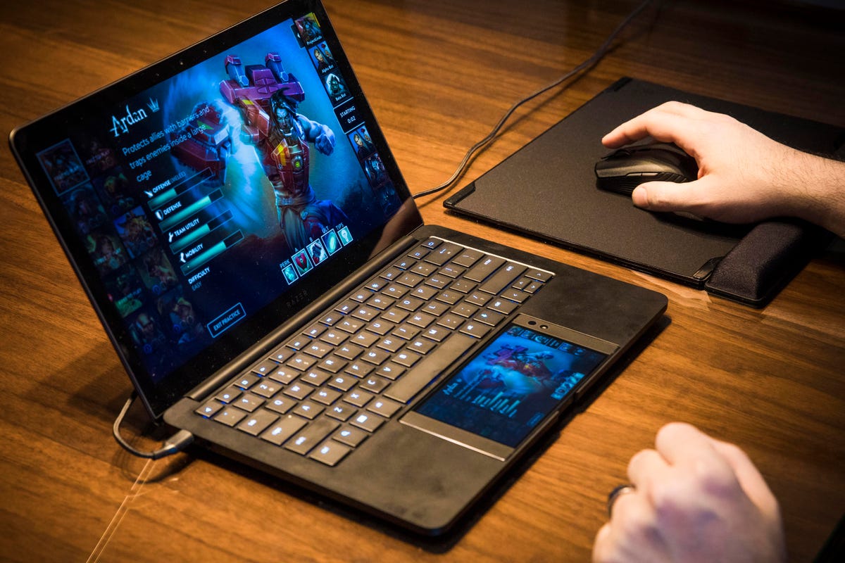 razer-project-linda-laptop-ces-2018-7550