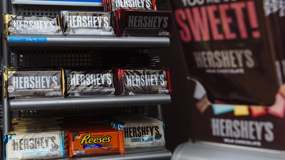 Herhsey bars in a store display