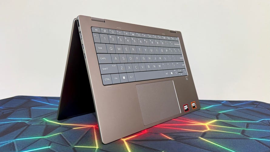 HP OmniBook X Flip 14 in tent mode