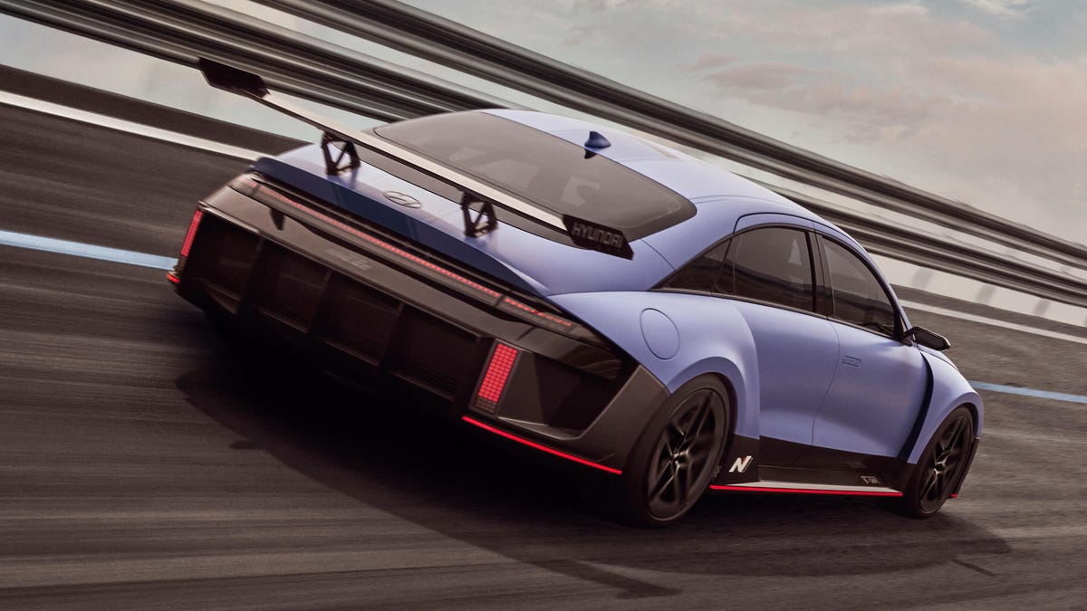 Rear 3/4 view of the Hyundai RN22e concept car in motion