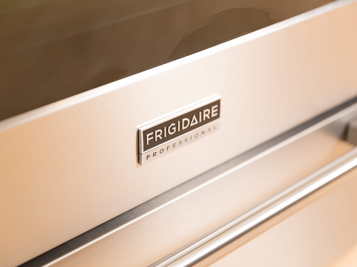 frigidaire-electric-oven-range-fpef3077qf-product-photos-15.jpg
