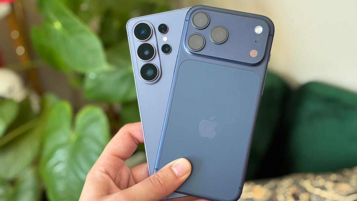 iPhone 17 Pro Max and Galaxy S26 Ultra