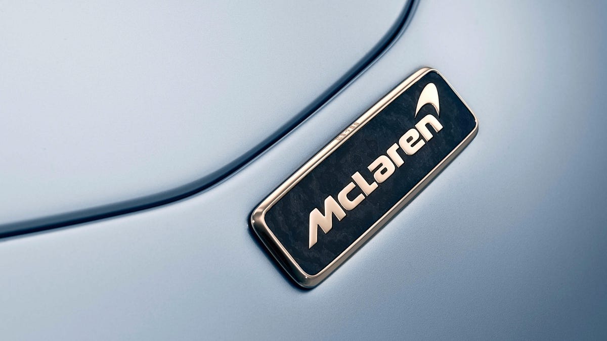 mclaren-speedtail-badge-promo