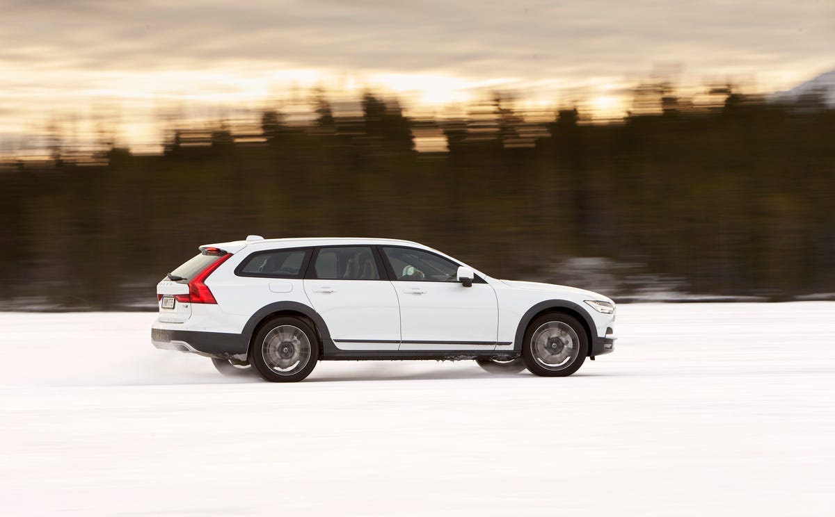 Volvo V90 Cross Country 1