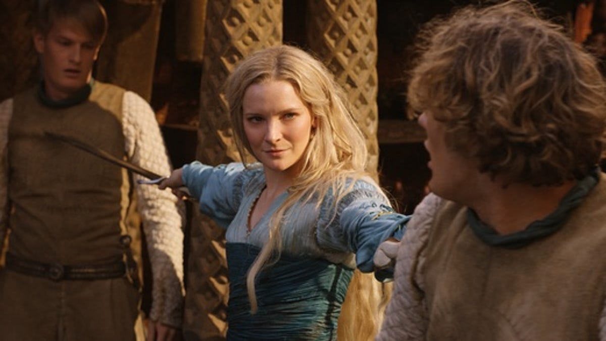 Galadriel teaches recruits how to fight.