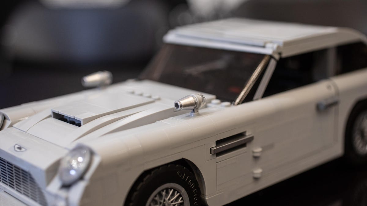 lego-james-bond-db5-london-launch-aston-martin-12