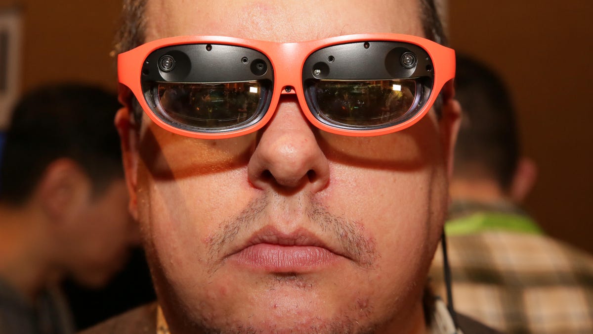 14-nreal-mixed-reality-glasses