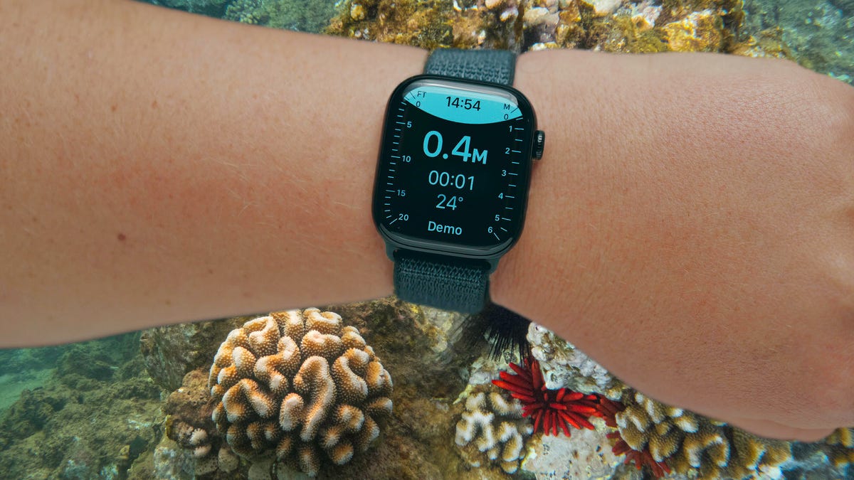 apple-watch-snorkel-scuba-image