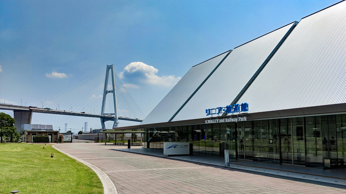 scmaglev-and-railway-park-60-of-52