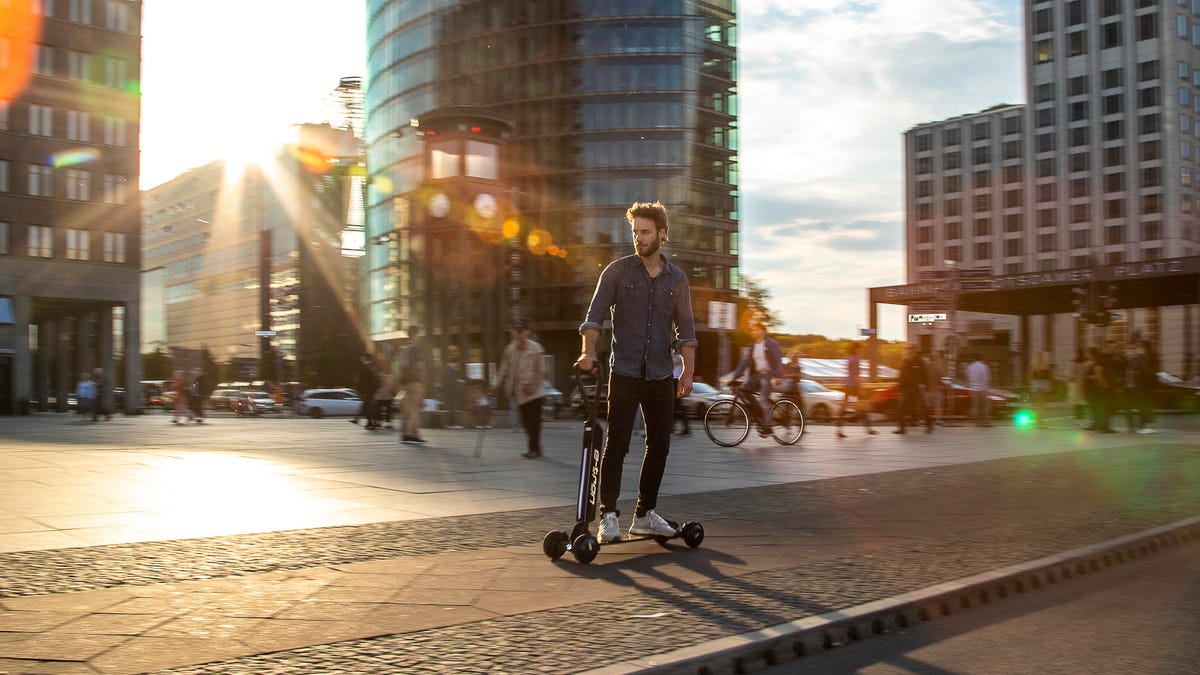 e-tron-scooter-promo